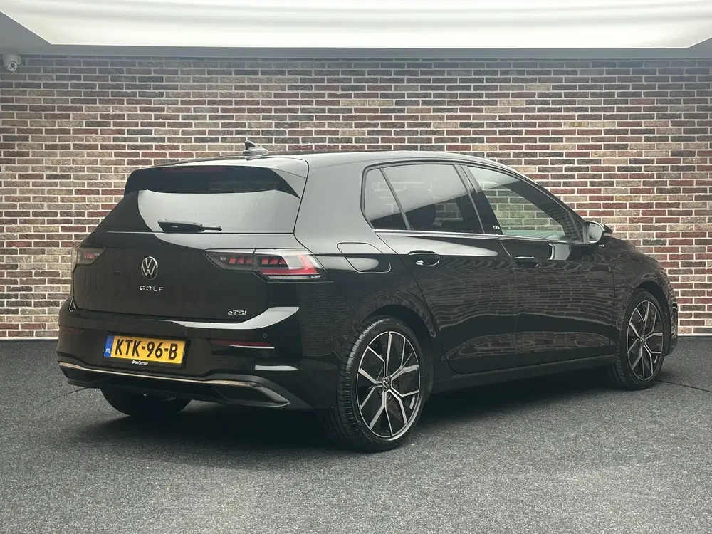 Volkswagen Golf 1.5 eTSI R-Line Edition 50 Jahre uit 2024, foto 2