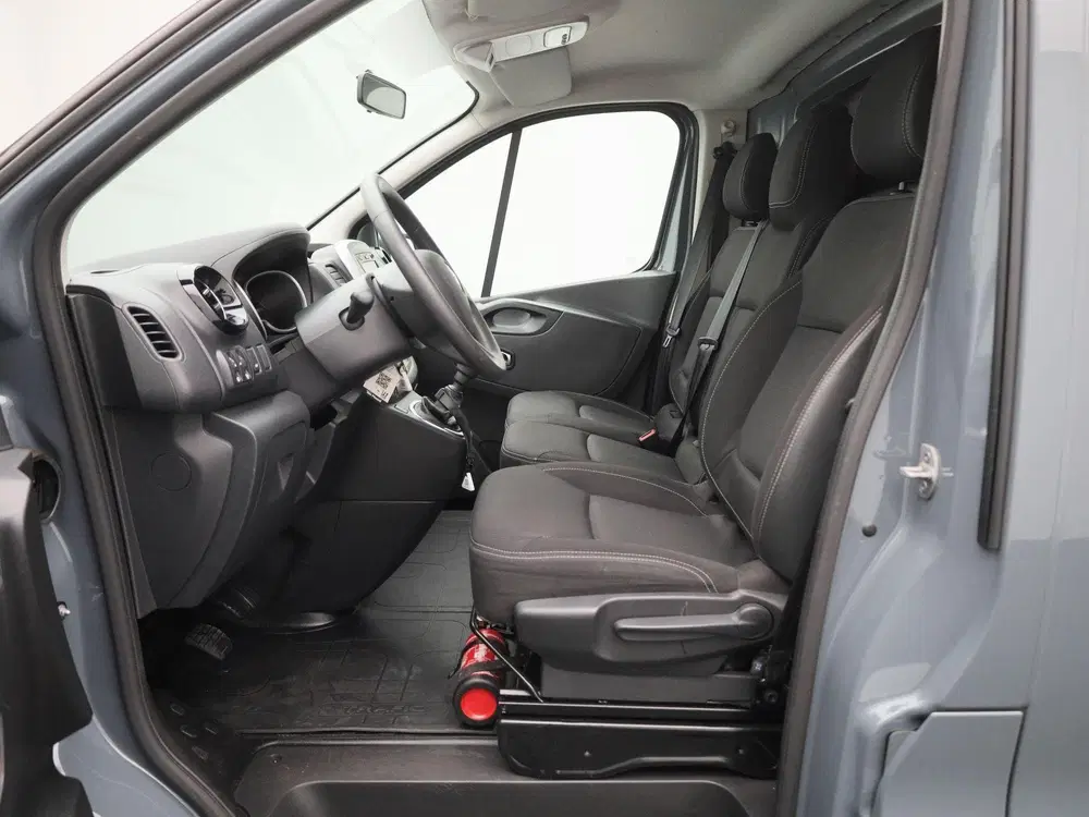 Renault Trafic 2.0 dCi 170 T29 L2H1 Comfort uit 2021, foto 11