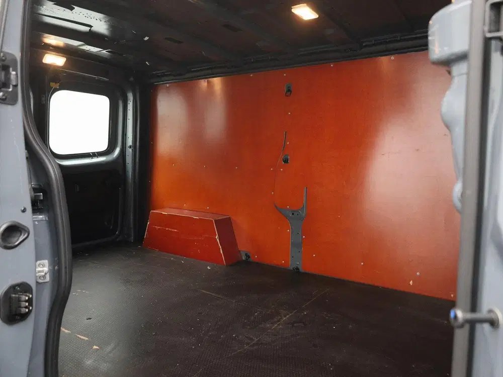 Renault Trafic 2.0 dCi 170 T29 L2H1 Comfort uit 2021, foto 13