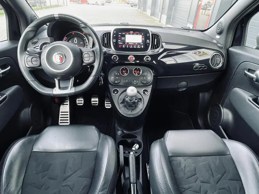 Abarth 595 1.4 T-JET SCORPIONEORO uit 2021, foto 11