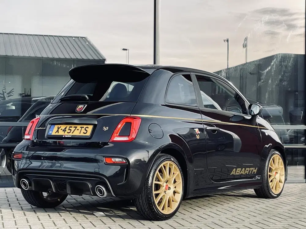Abarth 595 1.4 T-JET SCORPIONEORO uit 2021, foto 4
