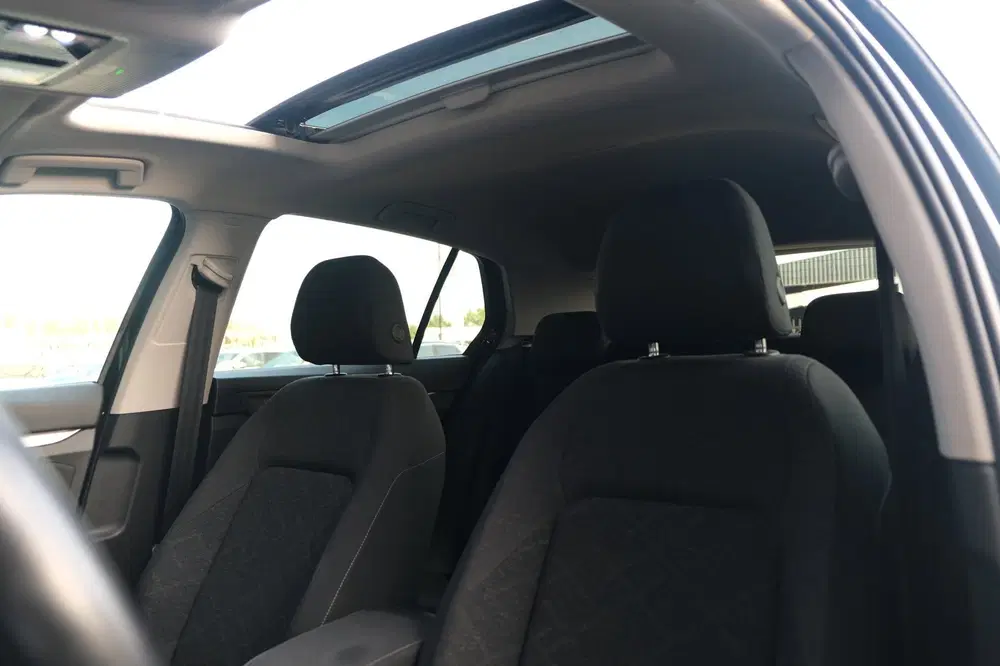 Volkswagen Golf 8 1.5 eTSI DSG Pano Trek Navi Led Pdc Cam uit 2020, foto 4
