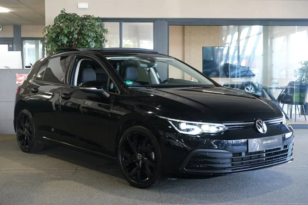 Volkswagen Golf 8 1.5 eTSI DSG Pano Trek Navi Led Pdc Cam uit 2020, foto 6