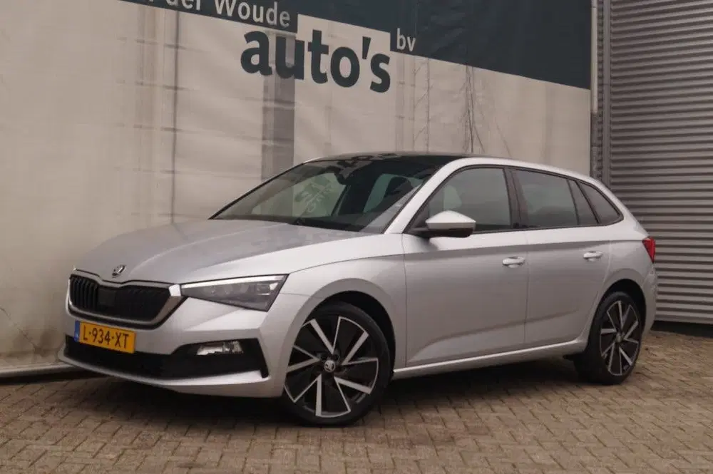 Skoda Scala 1.5 TSI 150pk DSG Sport Business -PANO-NAV uit 2021, foto 2