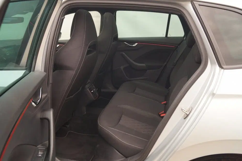 Skoda Scala 1.5 TSI 150pk DSG Sport Business -PANO-NAV uit 2021, foto 7