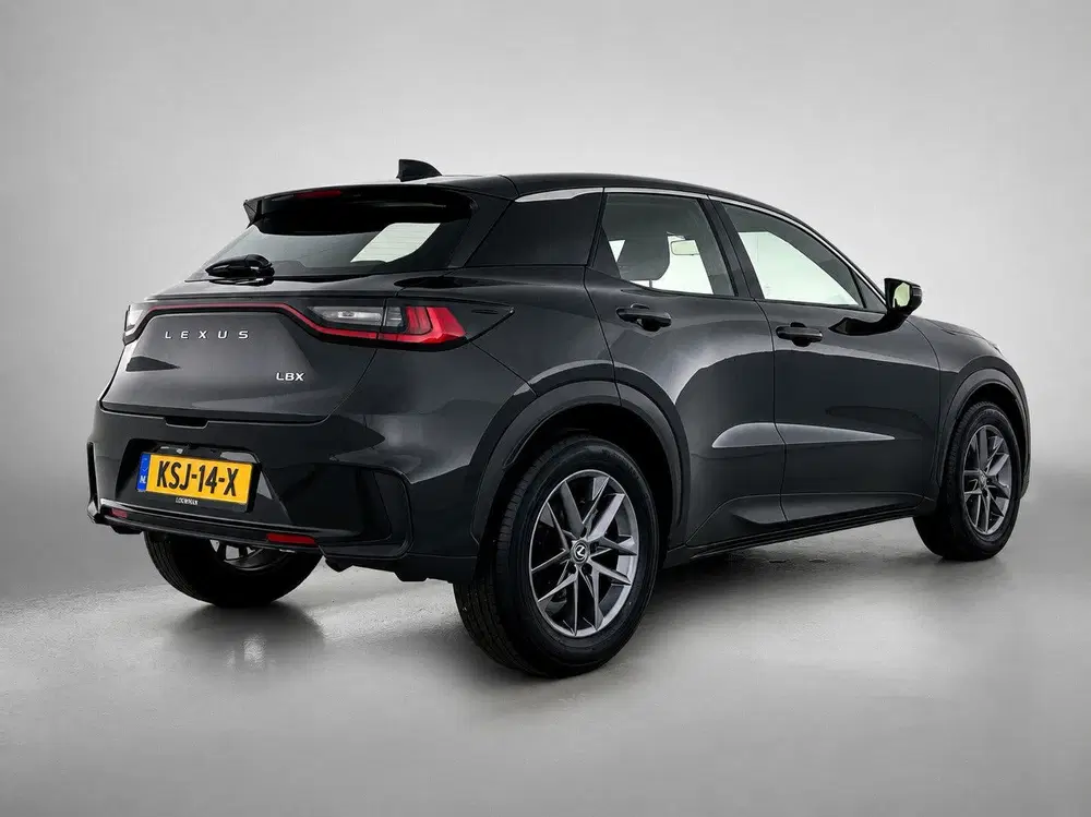 Lexus LBX 2WD uit 2026, foto 2