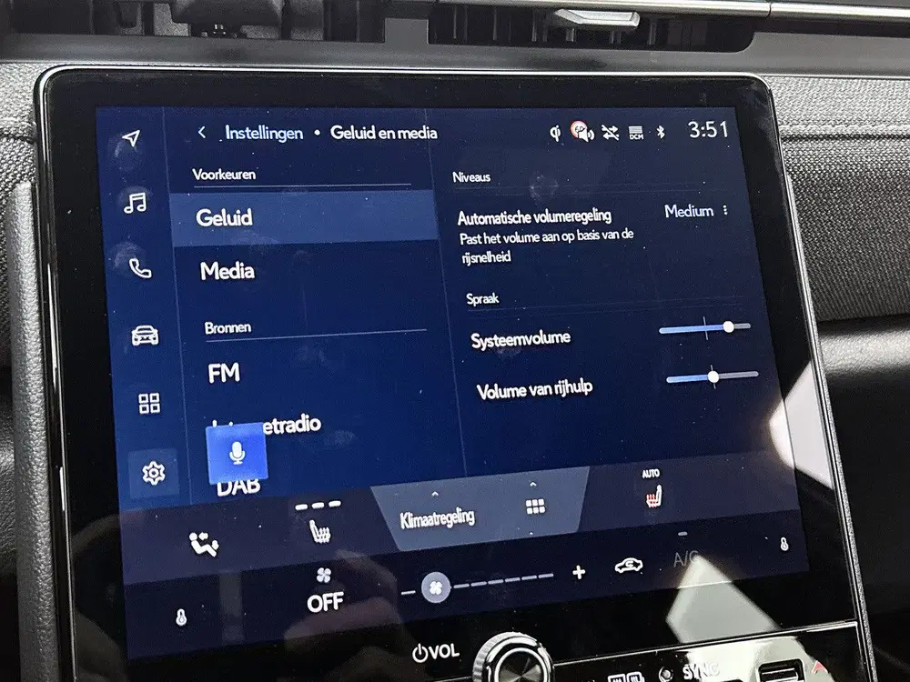 Lexus LBX 2WD uit 2026, foto 8