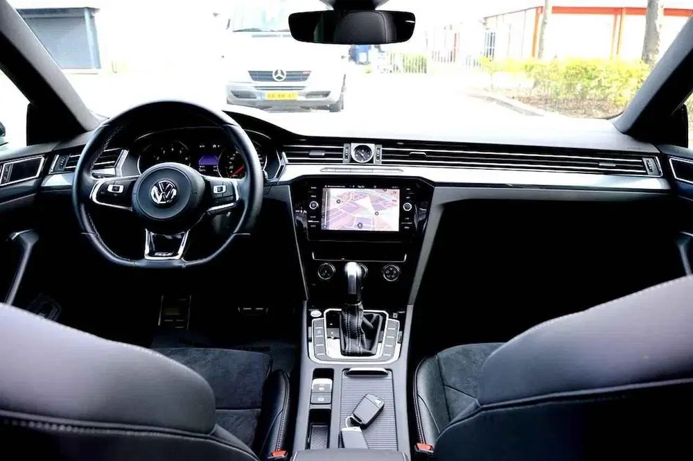 Volkswagen Arteon 2.0 TSI R-Line LED uit 2020, foto 2