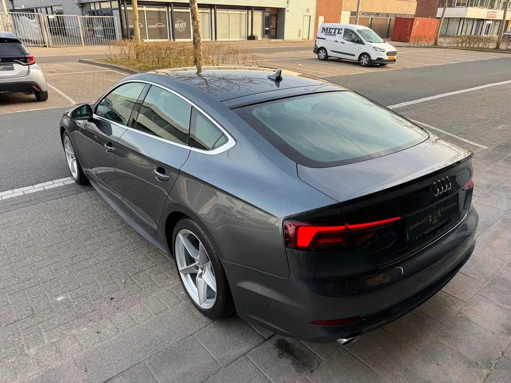 Audi A5 35 TFSI Sport S-tronic AUT S-line edition uit 2019, foto 13