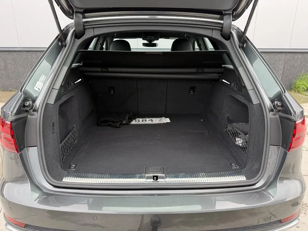 Audi A4 40 TFSI Sport S line edition uit 2019, foto 11