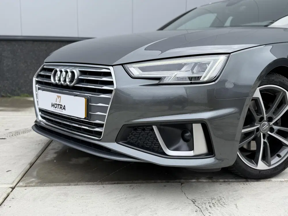 Audi A4 40 TFSI Sport S line edition uit 2019, foto 3
