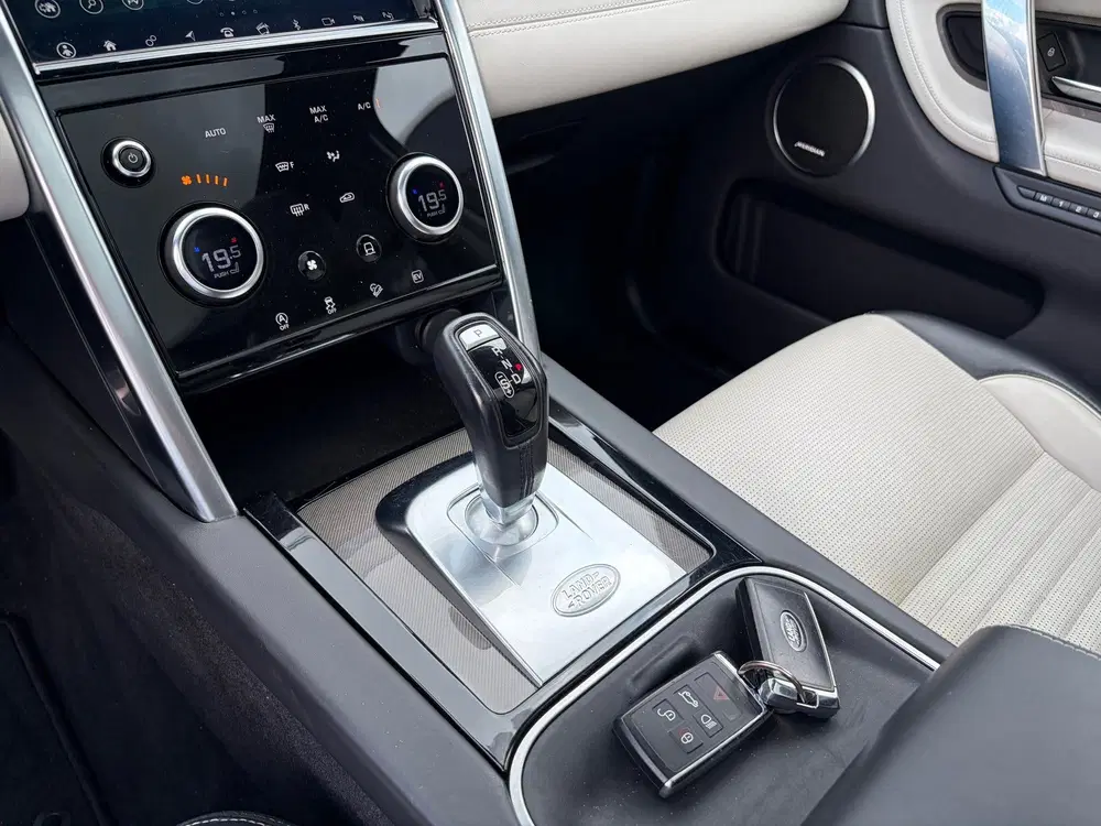 Land Rover Discovery Sport P300e 1.5 R-Dynamic HSE uit 2020, foto 10