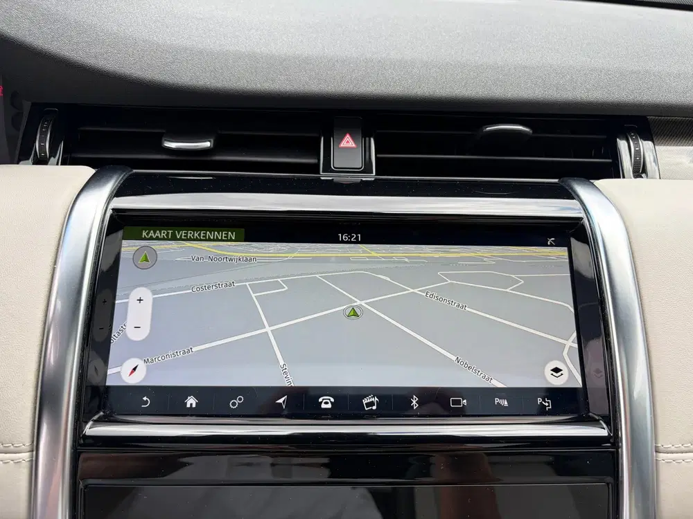 Land Rover Discovery Sport P300e 1.5 R-Dynamic HSE uit 2020, foto 13