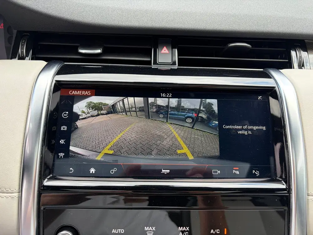 Land Rover Discovery Sport P300e 1.5 R-Dynamic HSE uit 2020, foto 14