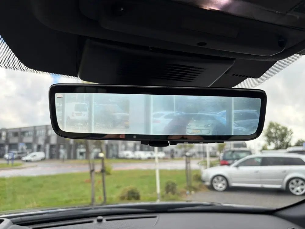 Land Rover Discovery Sport P300e 1.5 R-Dynamic HSE uit 2020, foto 15