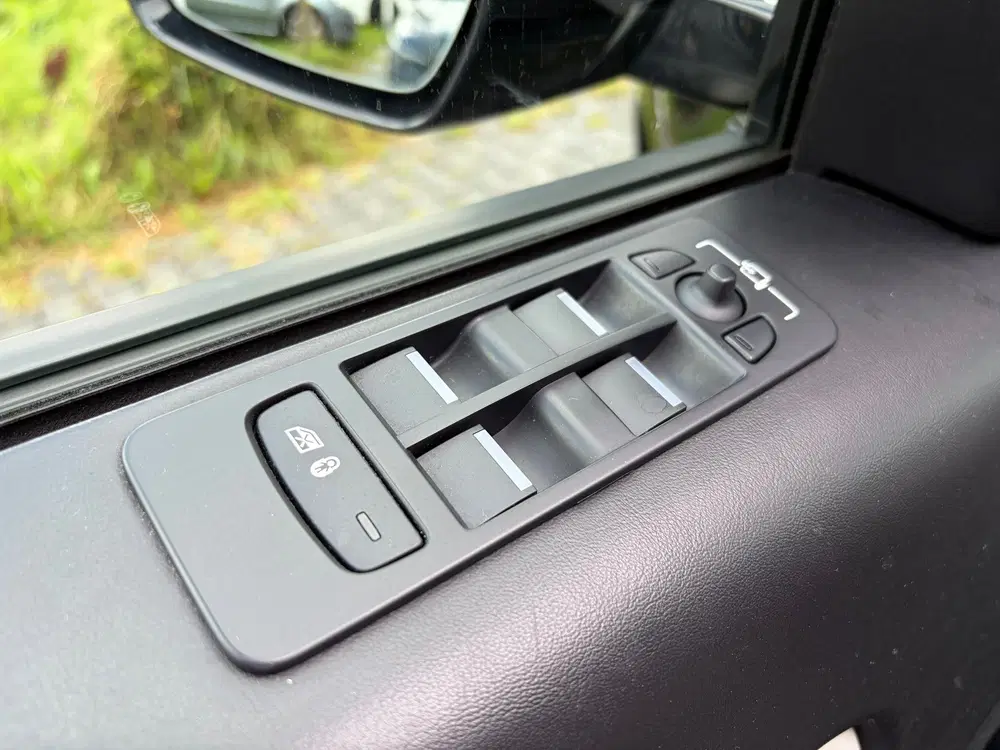Land Rover Discovery Sport P300e 1.5 R-Dynamic HSE uit 2020, foto 8