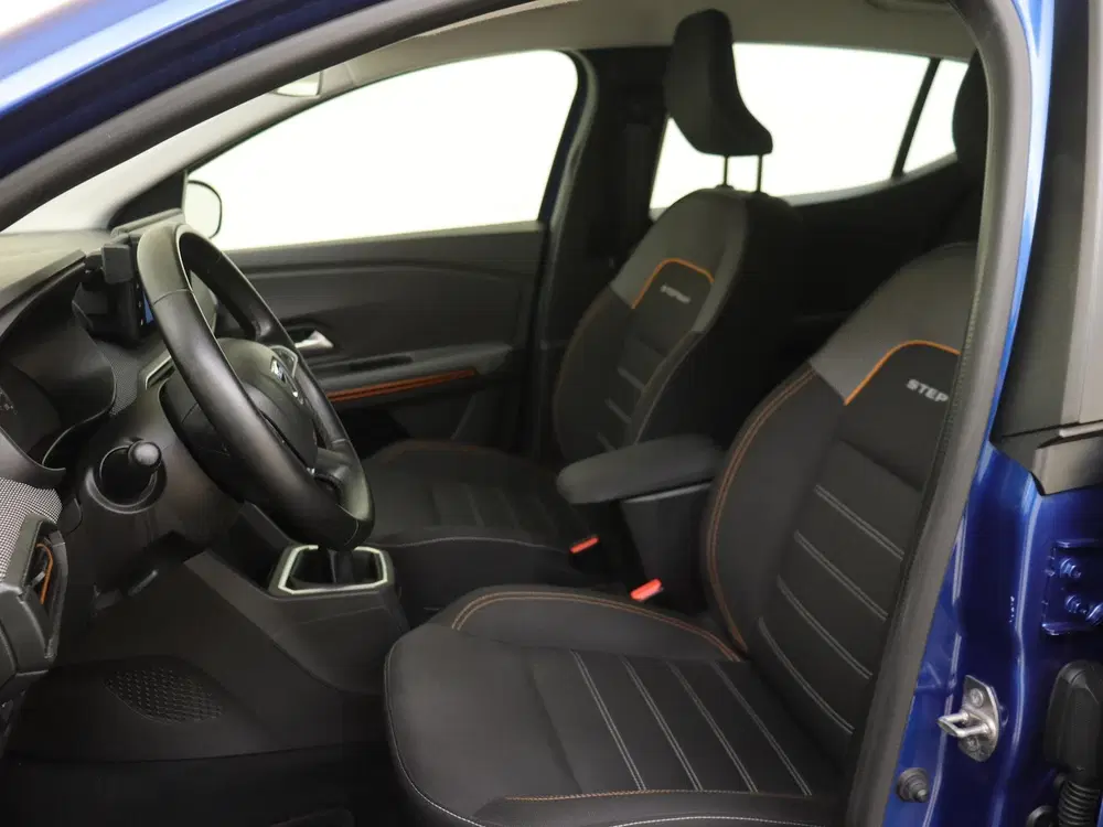 Dacia Sandero 1.0 TCe 100 Bi-Fuel Essential Navigati uit 2021, foto 15