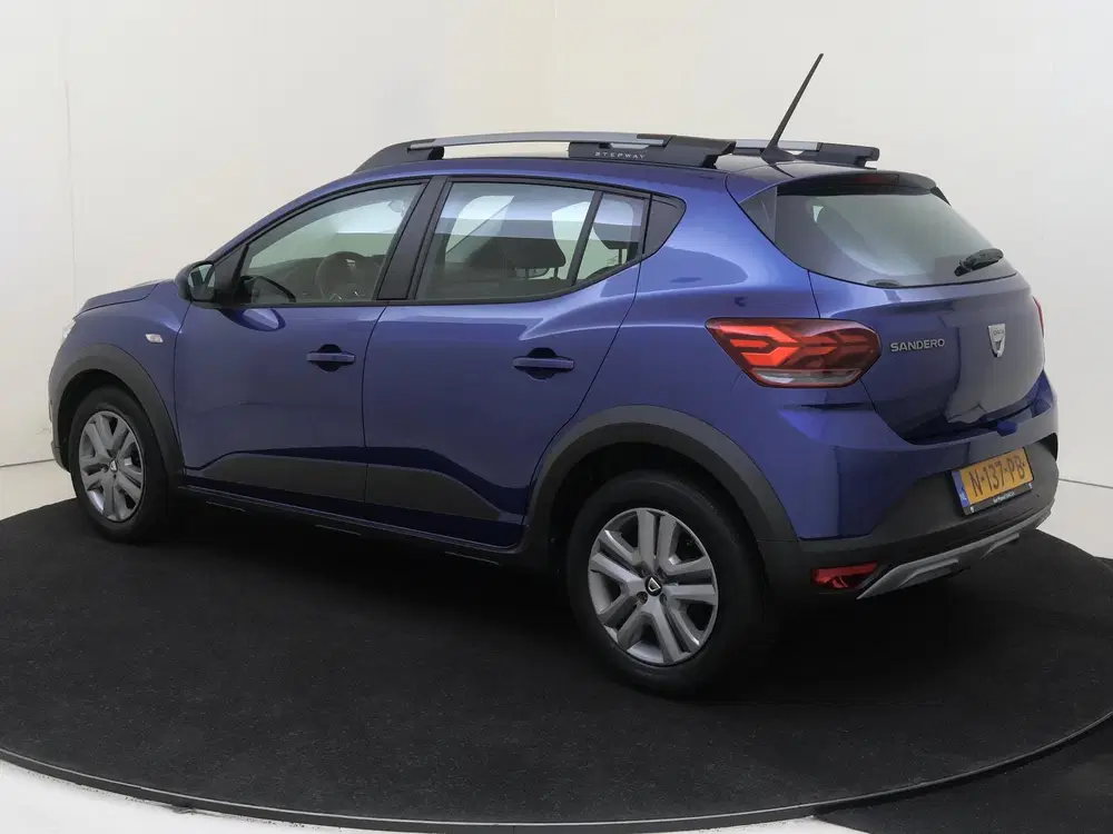 Dacia Sandero 1.0 TCe 100 Bi-Fuel Essential Navigati uit 2021, foto 3