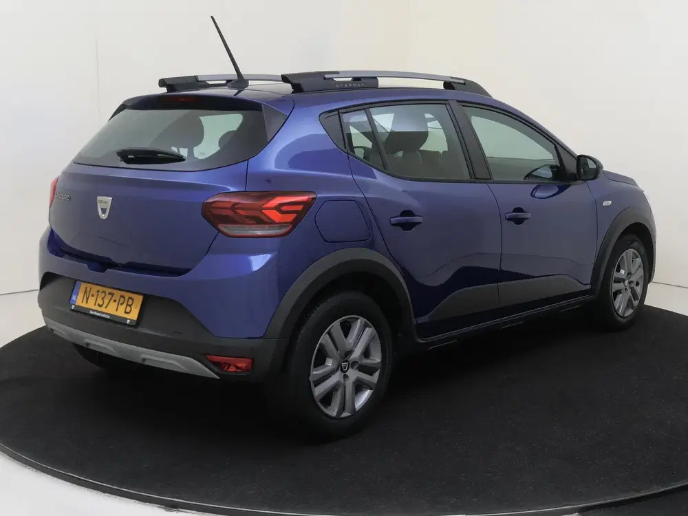 Dacia Sandero 1.0 TCe 100 Bi-Fuel Essential Navigati uit 2021, foto 4