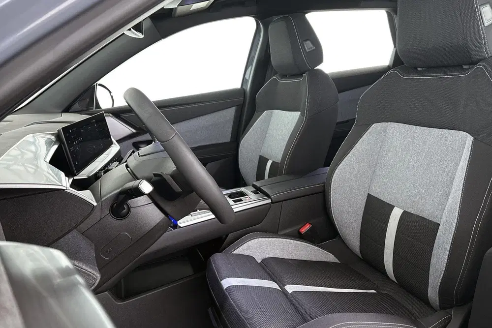 Opel Grandland 1.6 Turbo Plug-in-Hybrid Edition Stuur-Sto uit 2025, foto 6