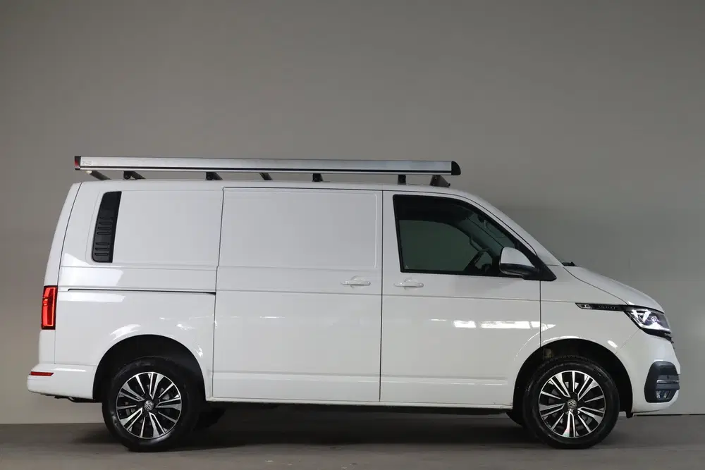 Volkswagen Transporter 2.0 TDI L1H1 28 Bulli uit 2022, foto 13
