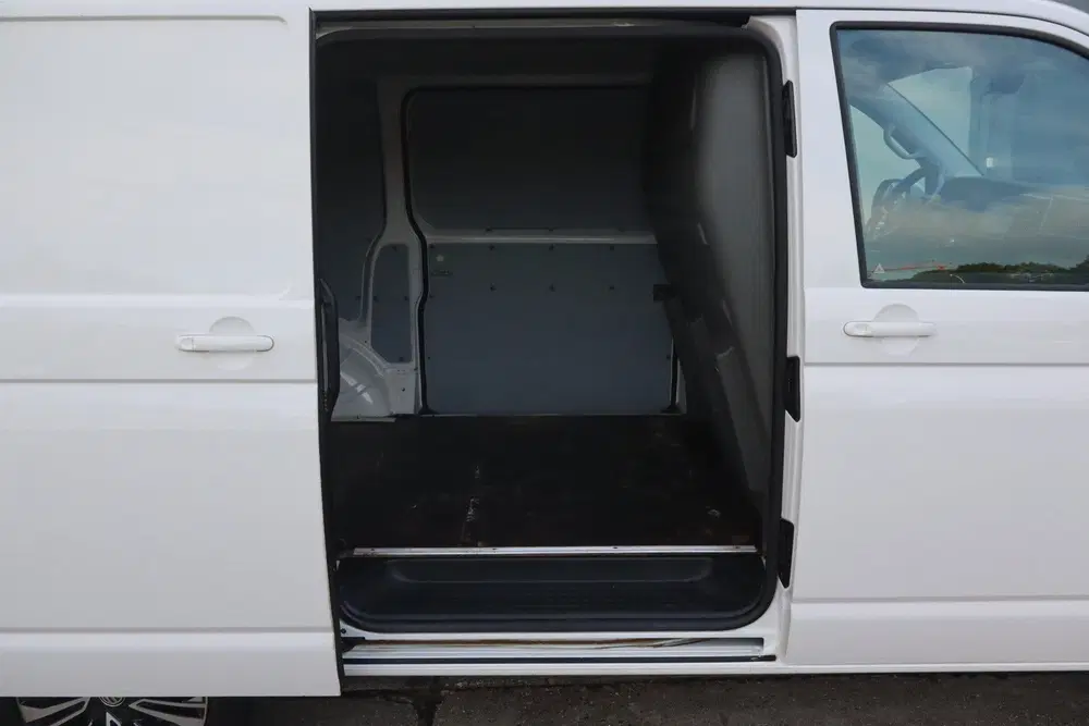 Volkswagen Transporter 2.0 TDI L1H1 28 Bulli uit 2022, foto 15