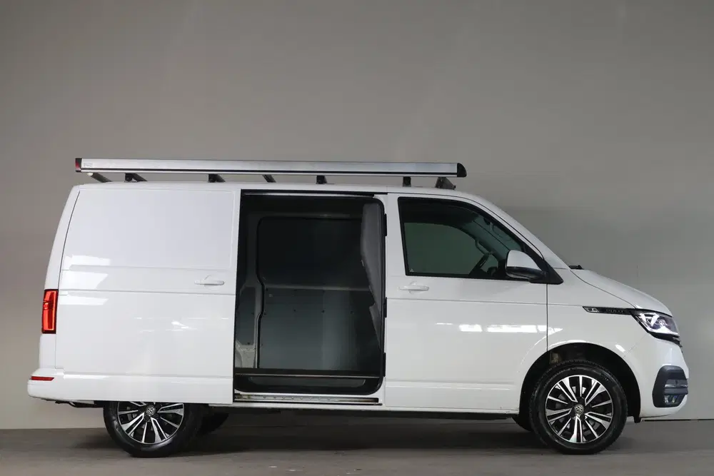 Volkswagen Transporter 2.0 TDI L1H1 28 Bulli uit 2022, foto 3