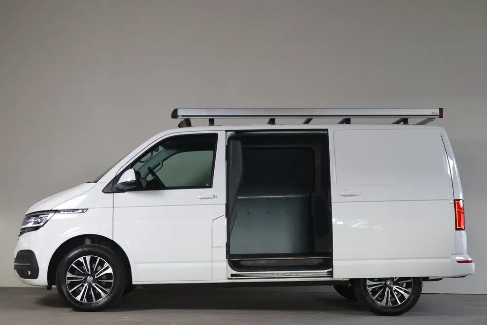 Volkswagen Transporter 2.0 TDI L1H1 28 Bulli uit 2022, foto 4