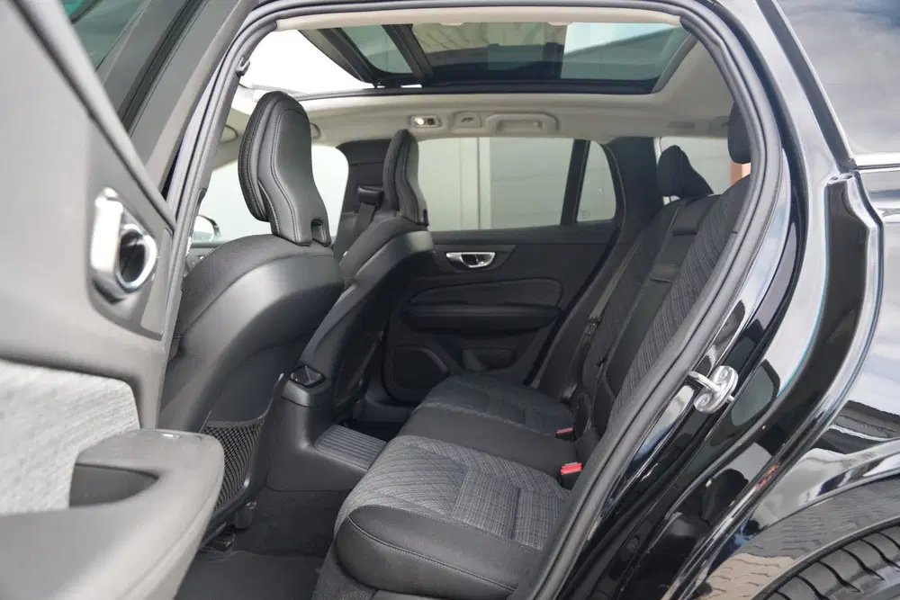 Volvo V60 2.0 T6 Recharge AWD Inscription Expression uit 2021, foto 13