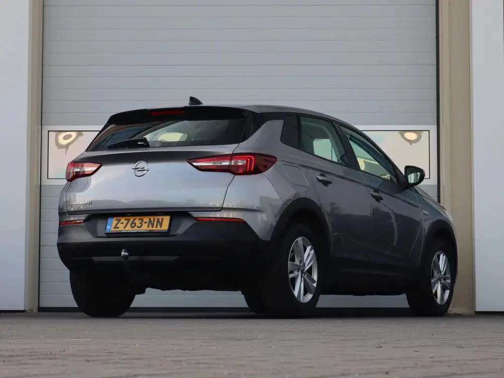 Opel Grandland 1.2 130PK Turbo Business Executive uit 2021, foto 2