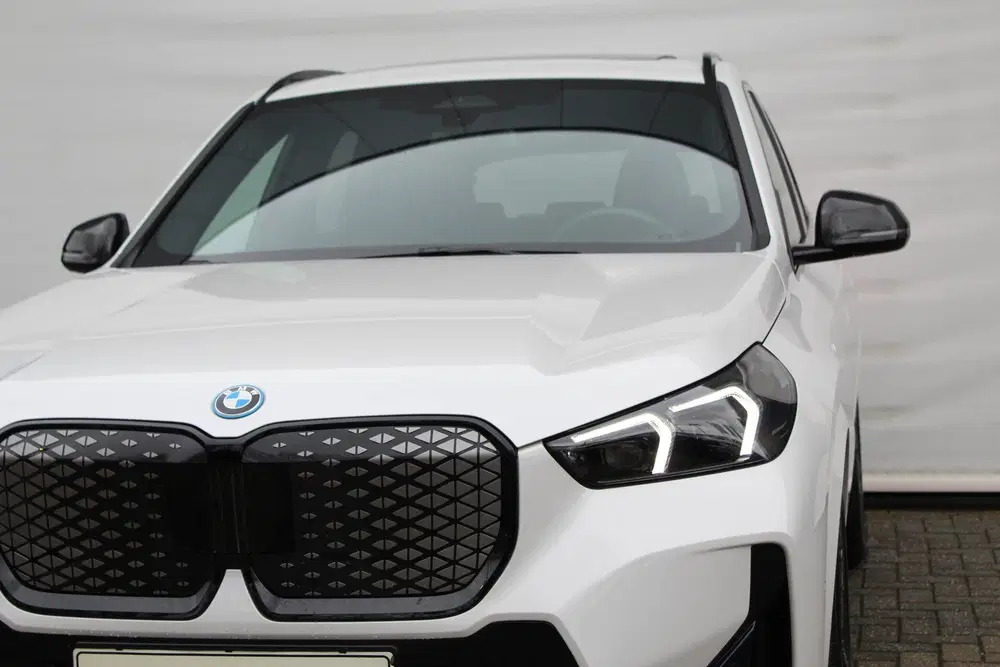BMW iX1 eDrive20 M Sport uit 2025, foto 10
