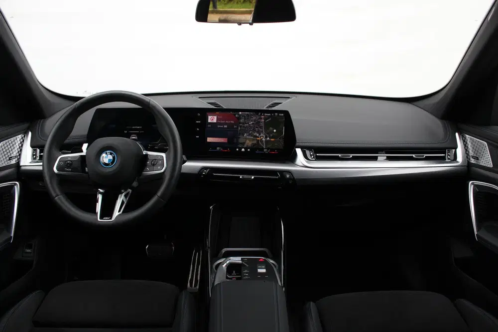 BMW iX1 eDrive20 M Sport uit 2025, foto 13