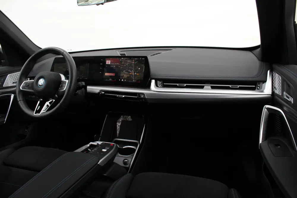 BMW iX1 eDrive20 M Sport uit 2025, foto 14