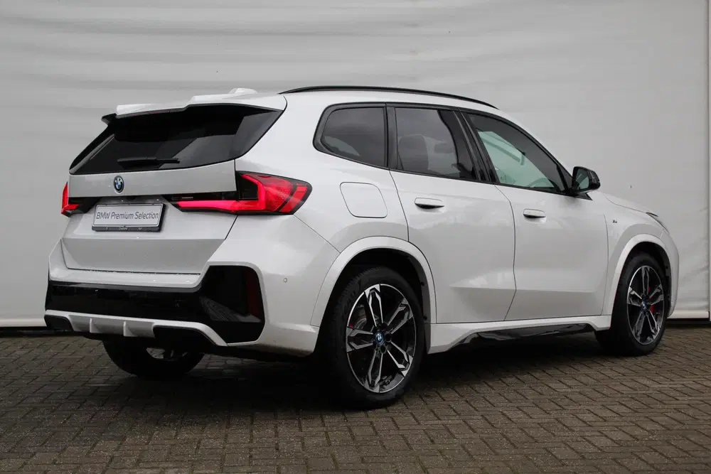 BMW iX1 eDrive20 M Sport uit 2025, foto 2