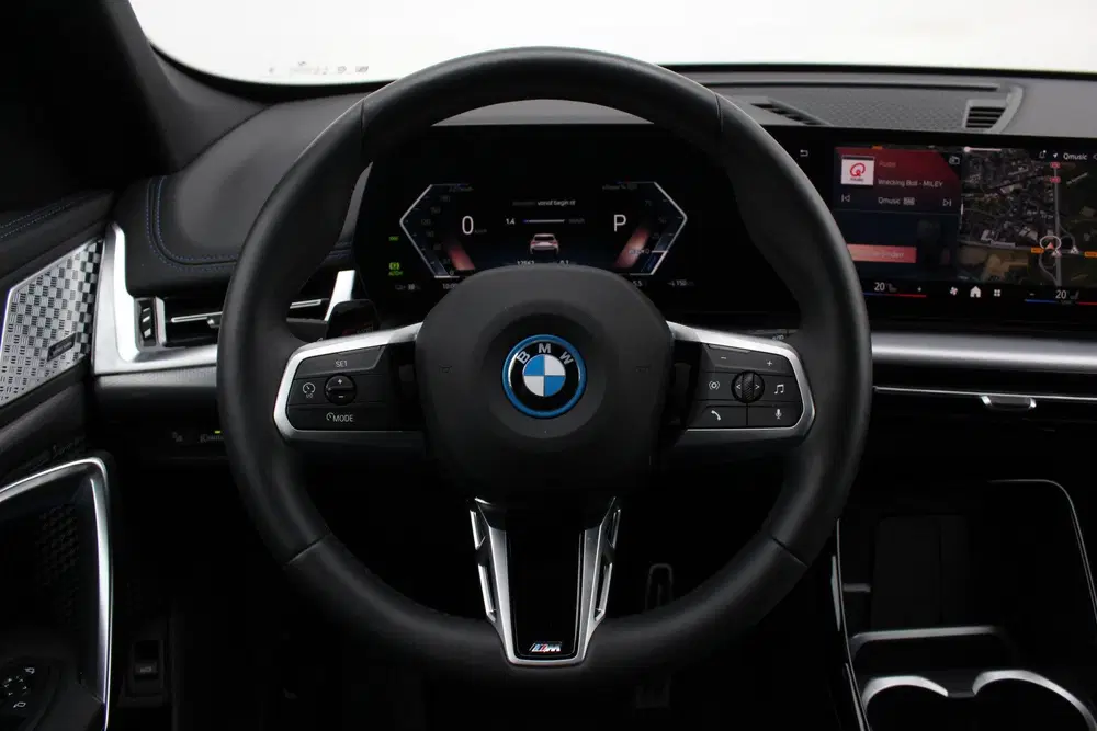 BMW iX1 eDrive20 M Sport uit 2025, foto 3
