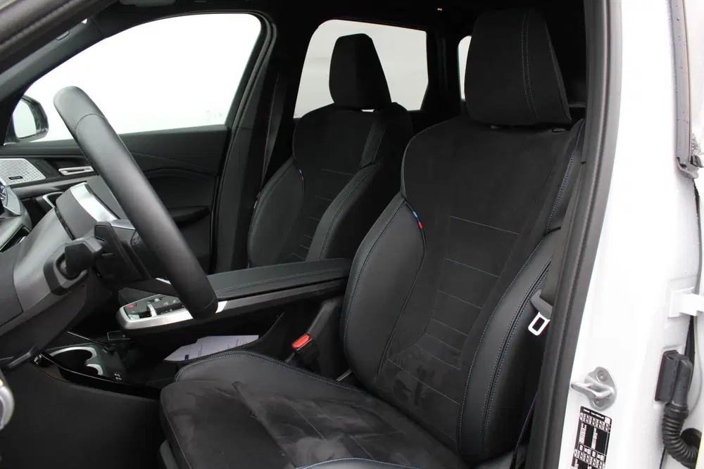 BMW iX1 eDrive20 M Sport uit 2025, foto 8