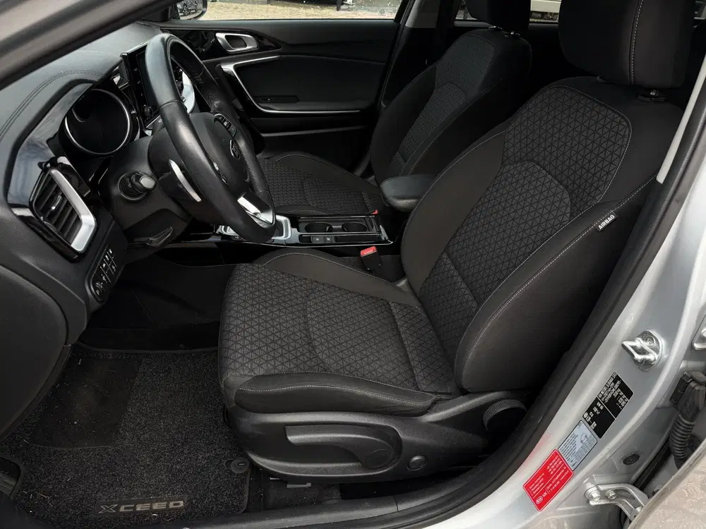 Kia Ceed 1.6 GDI PHEV DynamicLine uit 2021, foto 4