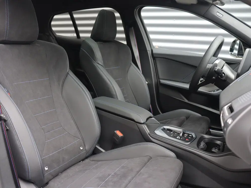 BMW 1-serie 5-deurs 120 uit 2025, foto 8