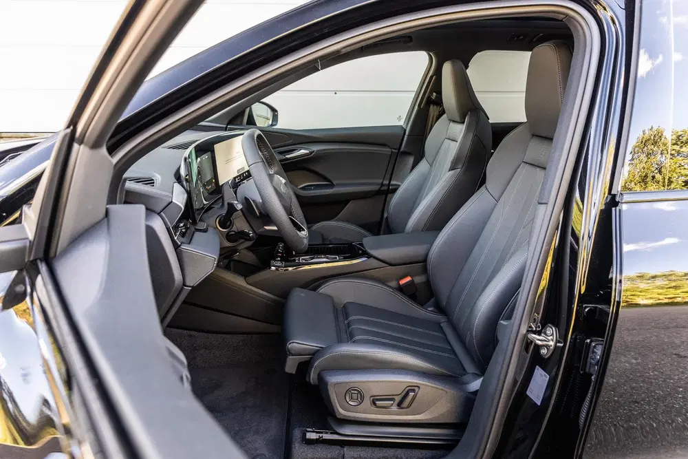 Audi Q6 e-tron 252pk S Edition 83 kWh uit 2026, foto 14