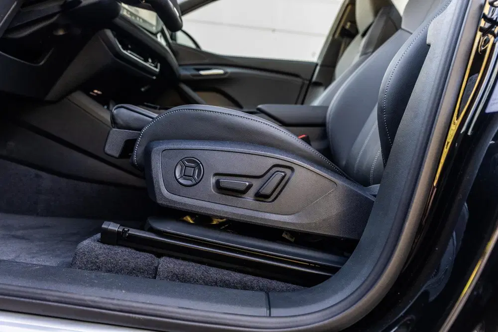Audi Q6 e-tron 252pk S Edition 83 kWh uit 2026, foto 15