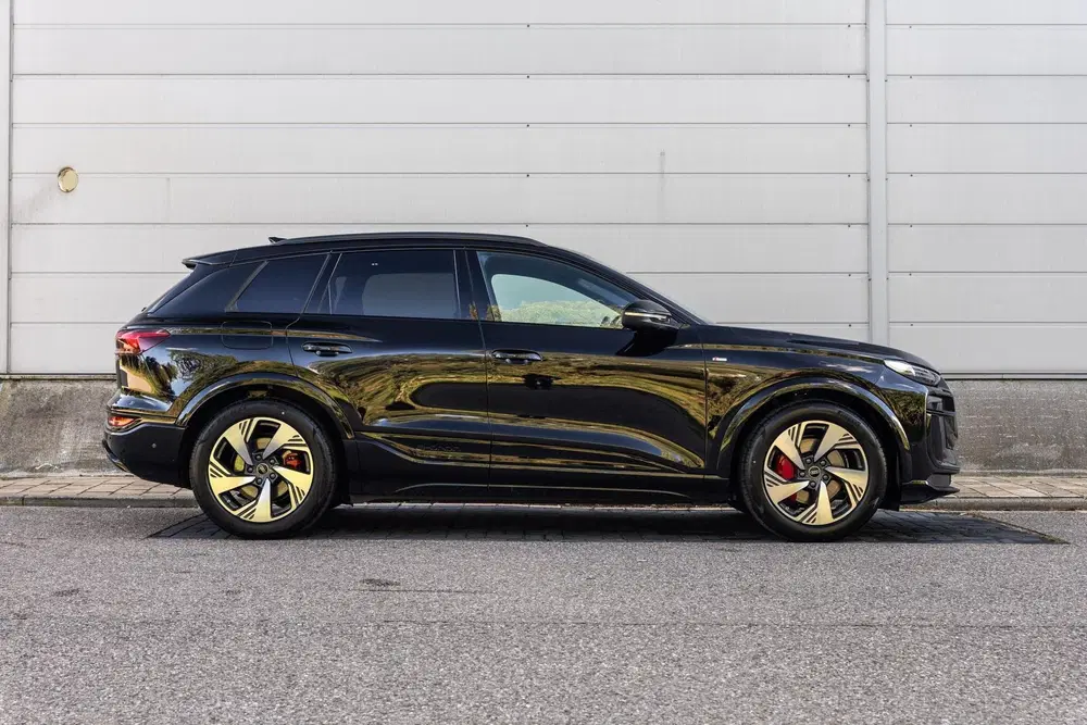 Audi Q6 e-tron 252pk S Edition 83 kWh uit 2026, foto 3