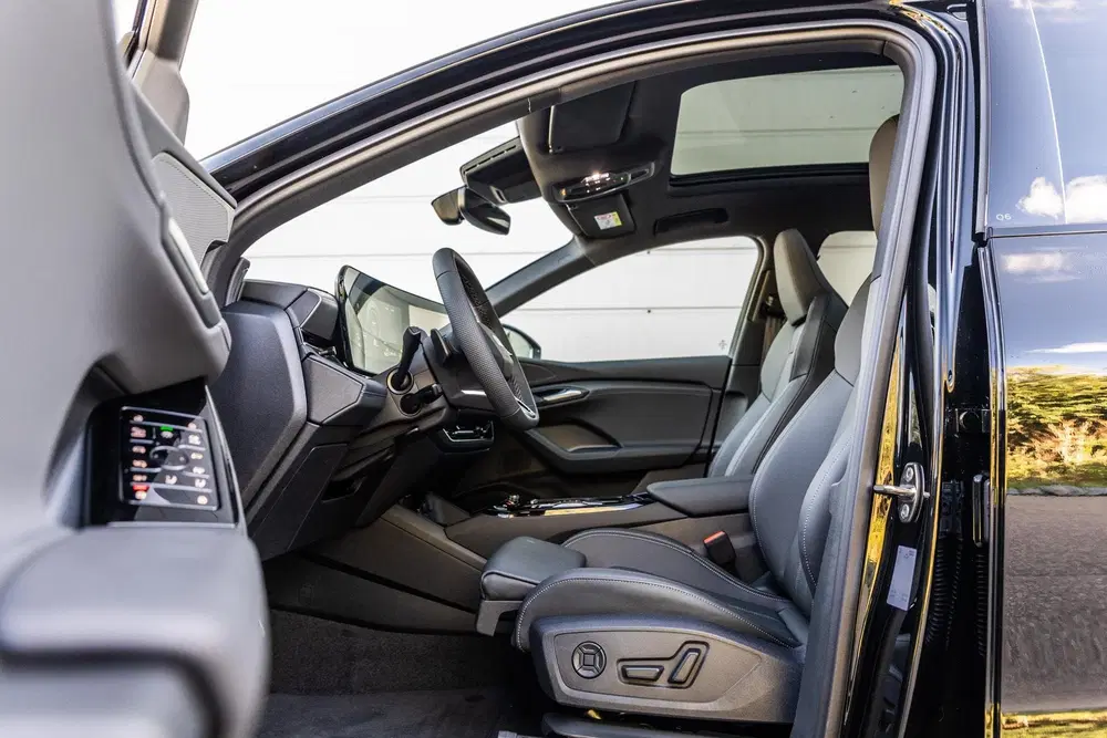 Audi Q6 e-tron 252pk S Edition 83 kWh uit 2026, foto 4