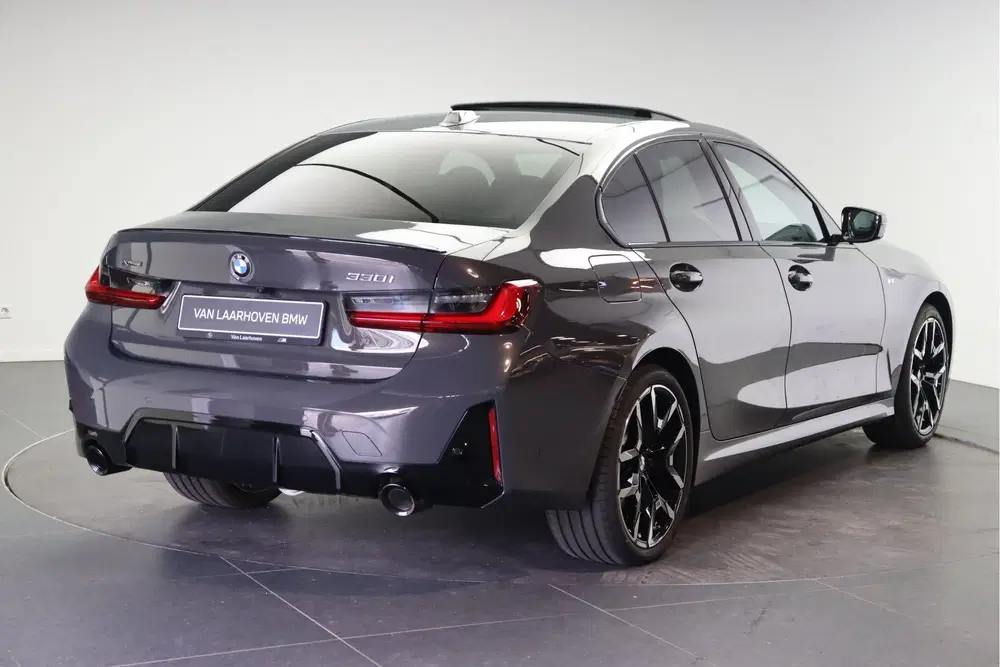 BMW 3-serie 330i xDrive M Sport Automaat uit 2026, foto 3
