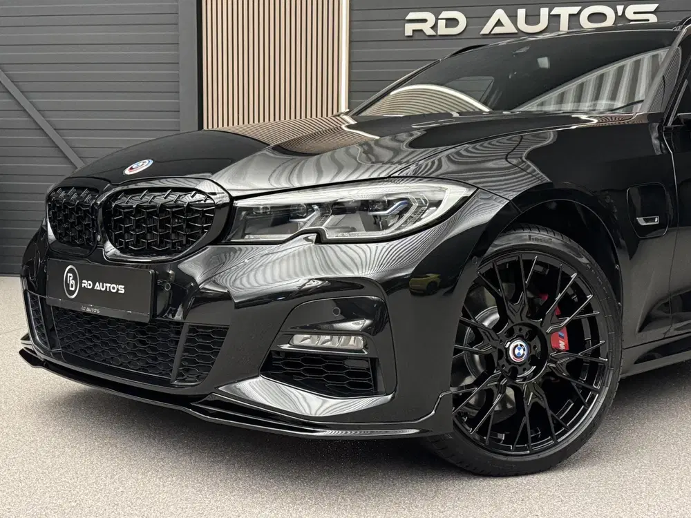 BMW 3-serie 330e xDrive uit 2022, foto 11