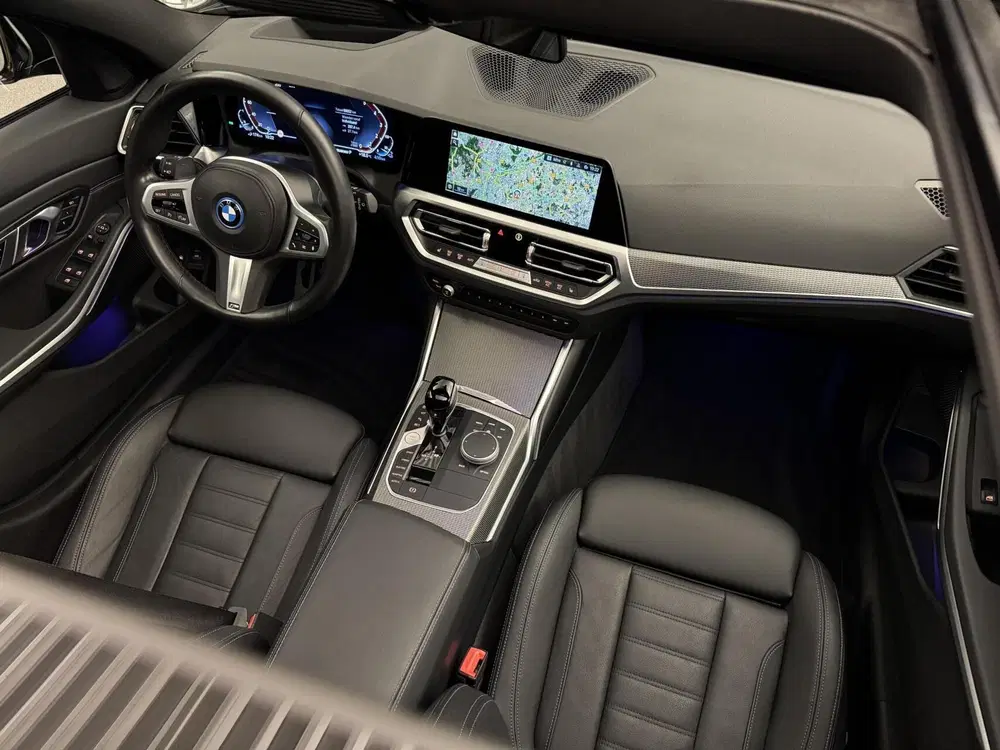 BMW 3-serie 330e xDrive uit 2022, foto 13