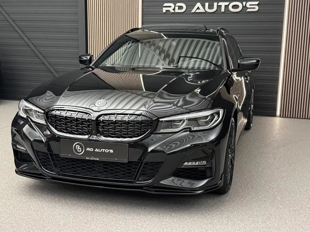 BMW 3-serie 330e xDrive uit 2022, foto 4