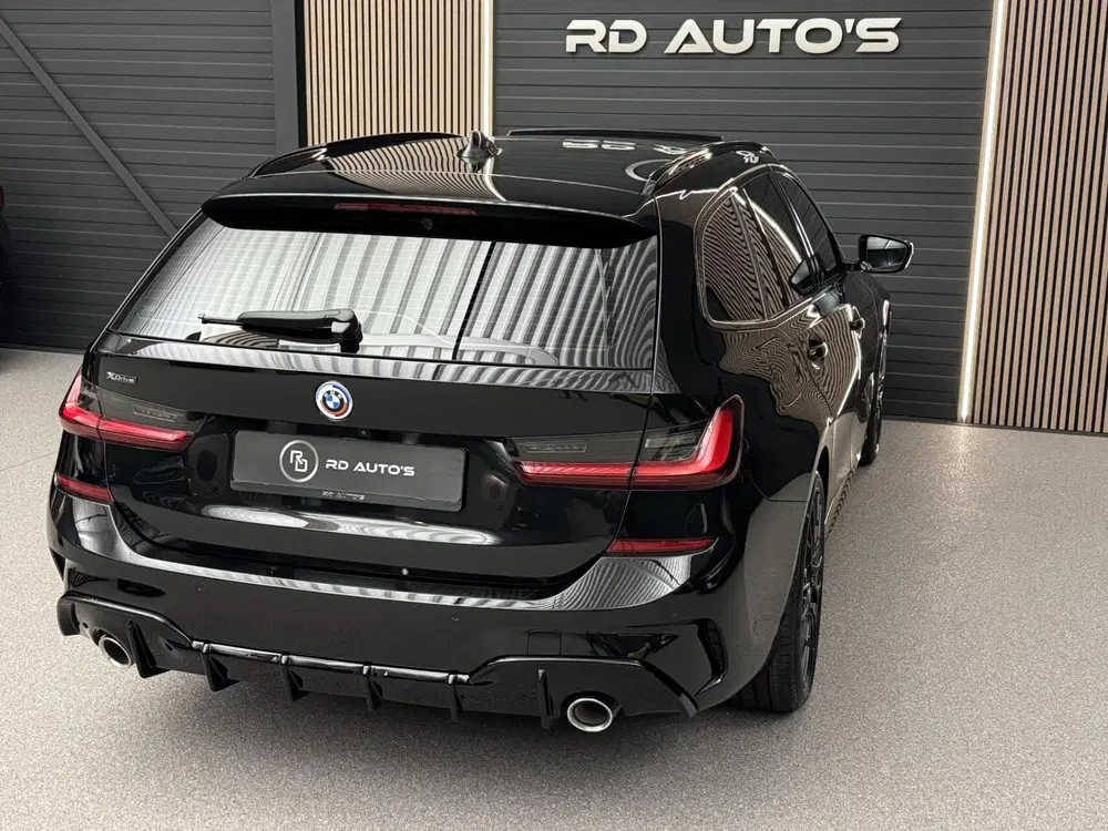 BMW 3-serie 330e xDrive uit 2022, foto 9