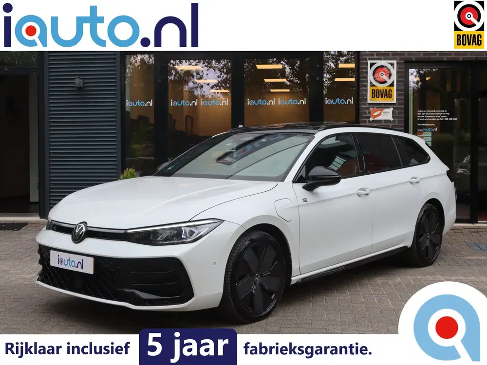 Volkswagen Passat 1.5 eHybrid 272PK R-Line Black Sty uit 2025