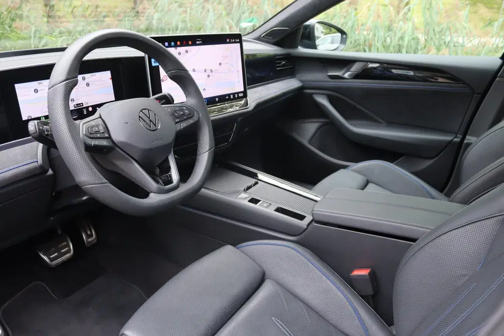 Volkswagen Passat 1.5 eHybrid 272PK R-Line Black Sty uit 2025, foto 10