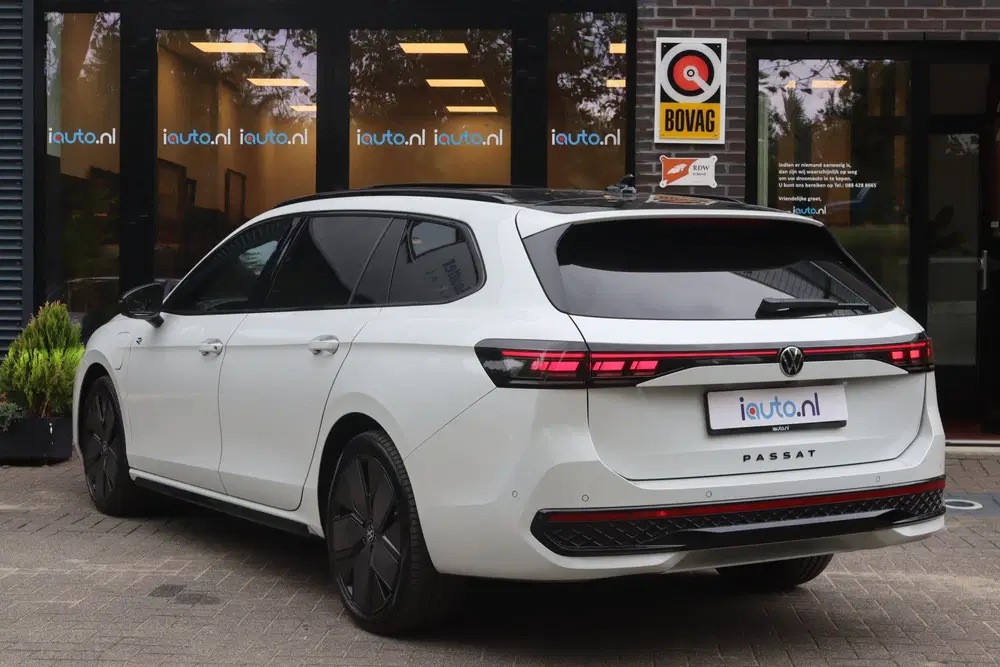 Volkswagen Passat 1.5 eHybrid 272PK R-Line Black Sty uit 2025, foto 6